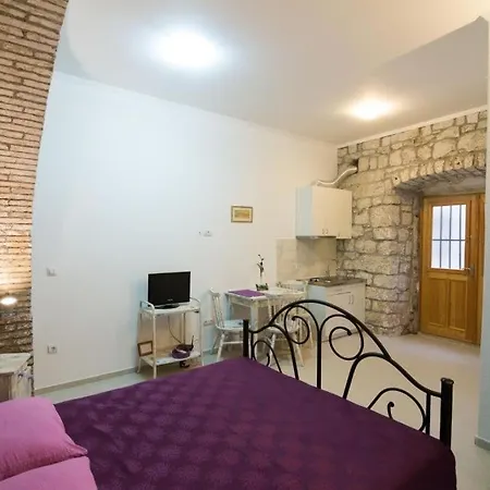 Old Town Budget Ragusa