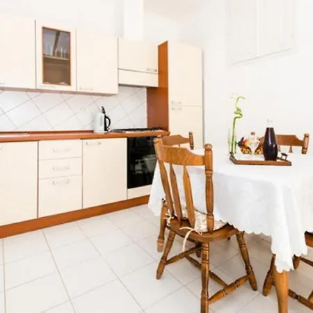 Old Town Budget Apartamento