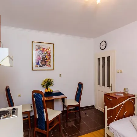 Old Town Budget * Ragusa