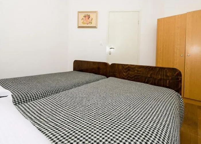 아파트 Old Town Budget