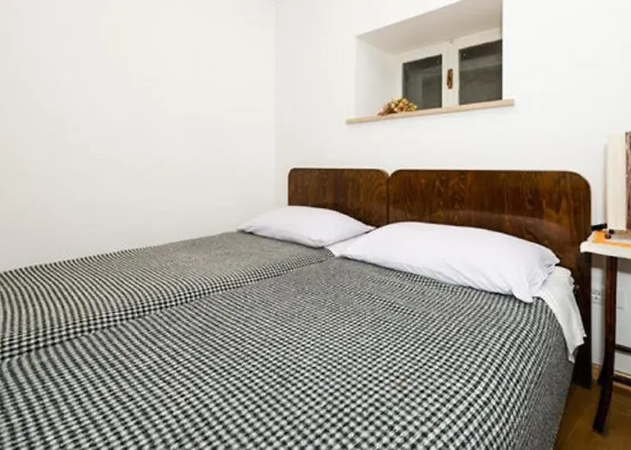 아파트 Old Town Budget *