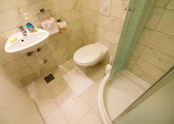 아파트 Old Town Budget *