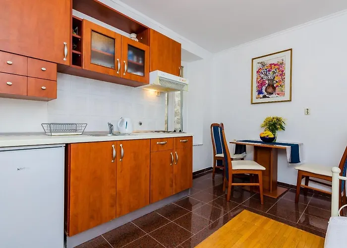 Old Town Budget 아파트 *