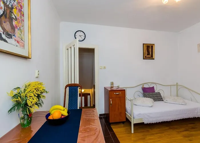 아파트 Old Town Budget *