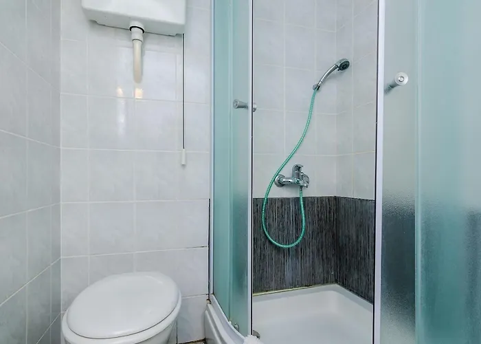 아파트 Old Town Budget