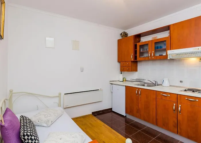 아파트 Old Town Budget