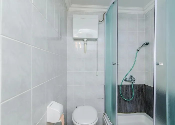 아파트 Old Town Budget