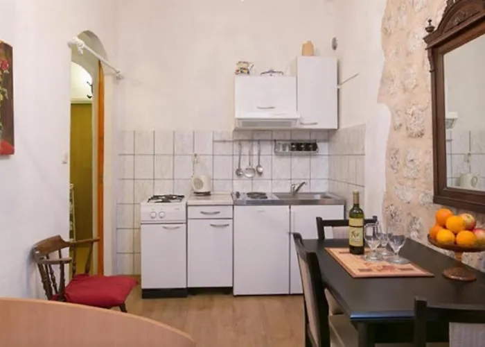 Old Town Budget 아파트 *