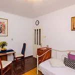 Old Town Budget Apartman *